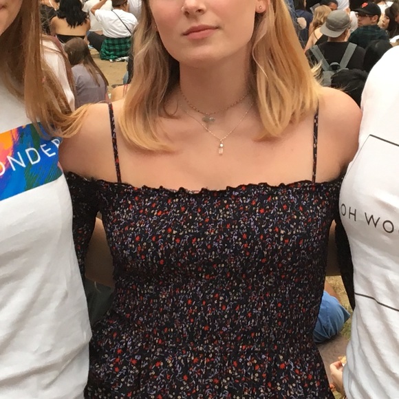 Urban Outfitters off the shoulder Floral Romper - Picture 8 of 8